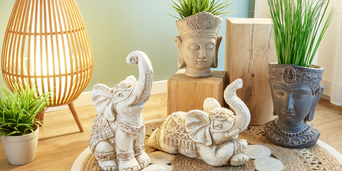 Dekorative Elefanten auf einem Tisch