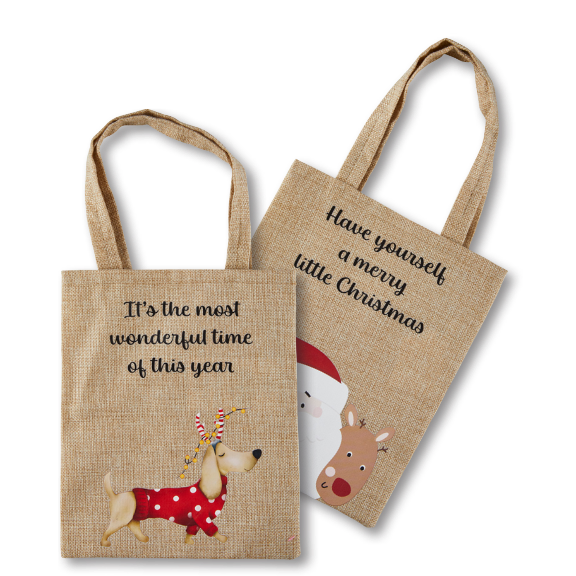 Zwei Jutetaschen in verschiedenen Designs