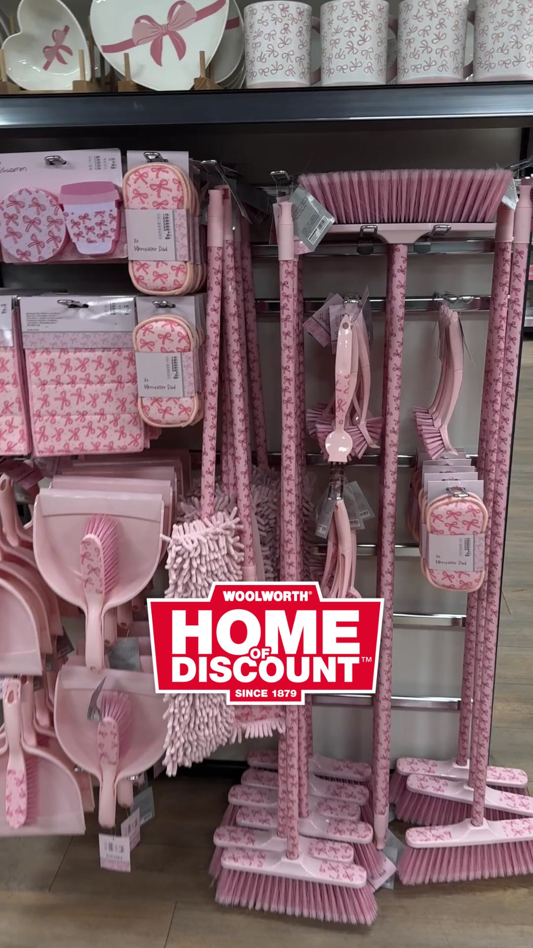 🎀✨ Alles im Schleifen-Design ✨🎀 Ob Reinigungsartikel, praktische Dosen oder gemütliche Kissen –&hellip;