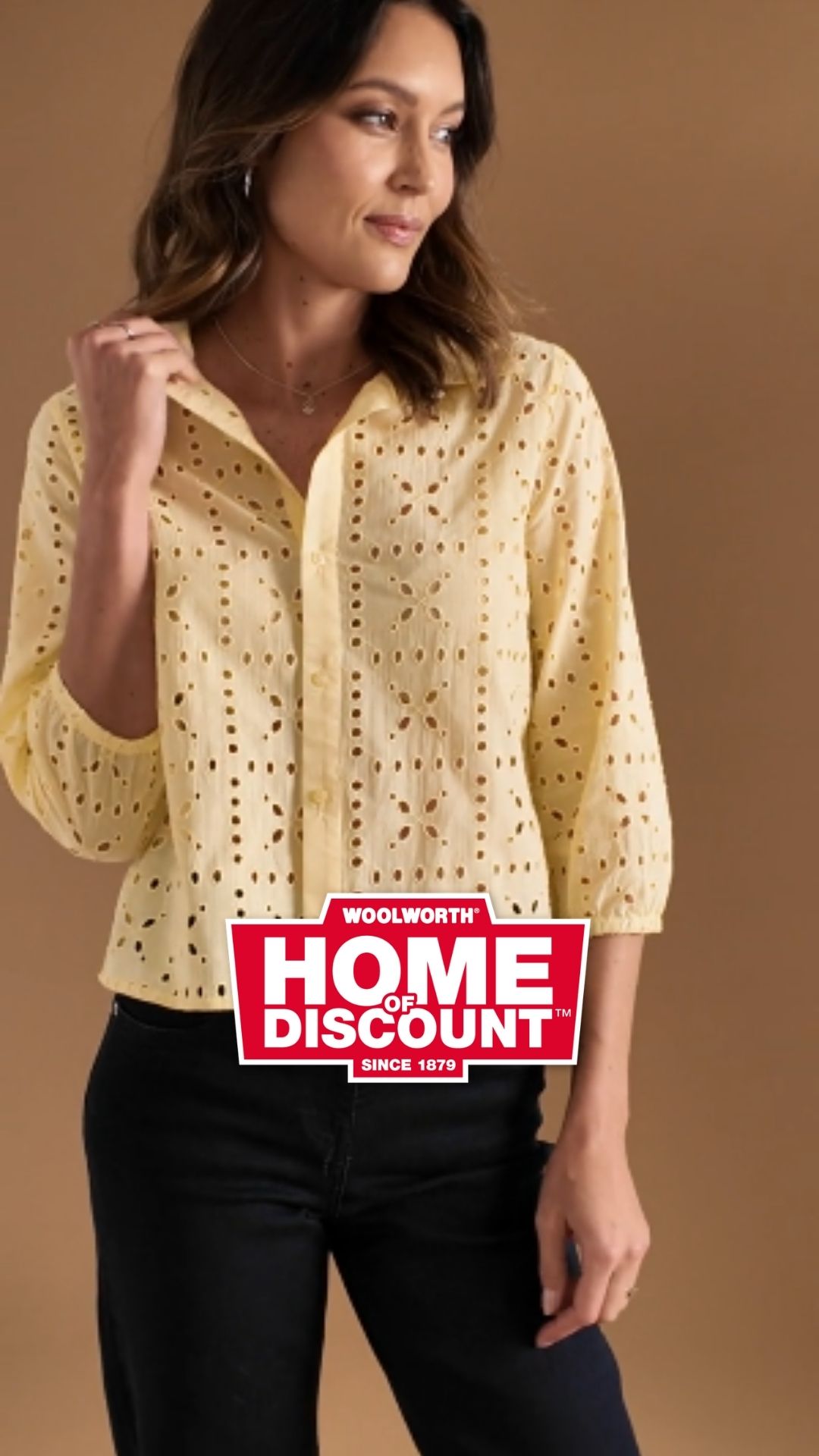 🤍🌼 Zeitlos und vielseitig kombinierbar! 🌼🤍 Diese Bluse in Weiß und Gelb bringt frische Leichtigkeit&hellip;