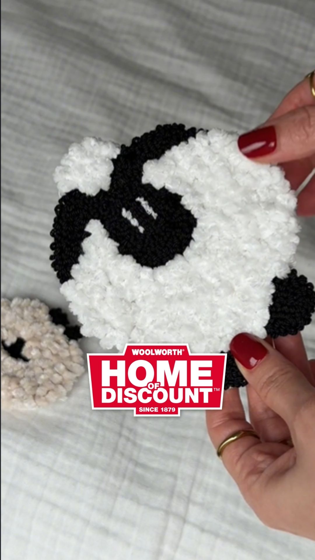 🧶🐑 Kreativzeit mit Wolle! 🐑🧶 Aus ein bisschen Wolle wird im Handumdrehen ein flauschiges Schaf! ✨&hellip;