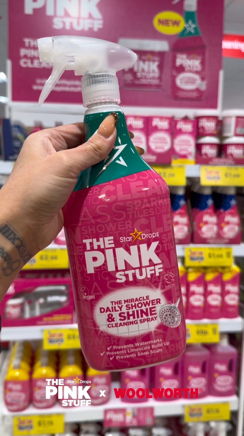 🫧✨ Sauberkeit, die sich sehen lassen kann! ✨🫧 Mit dem Reinigungsspray von The Pink Stuff wird die&hellip;