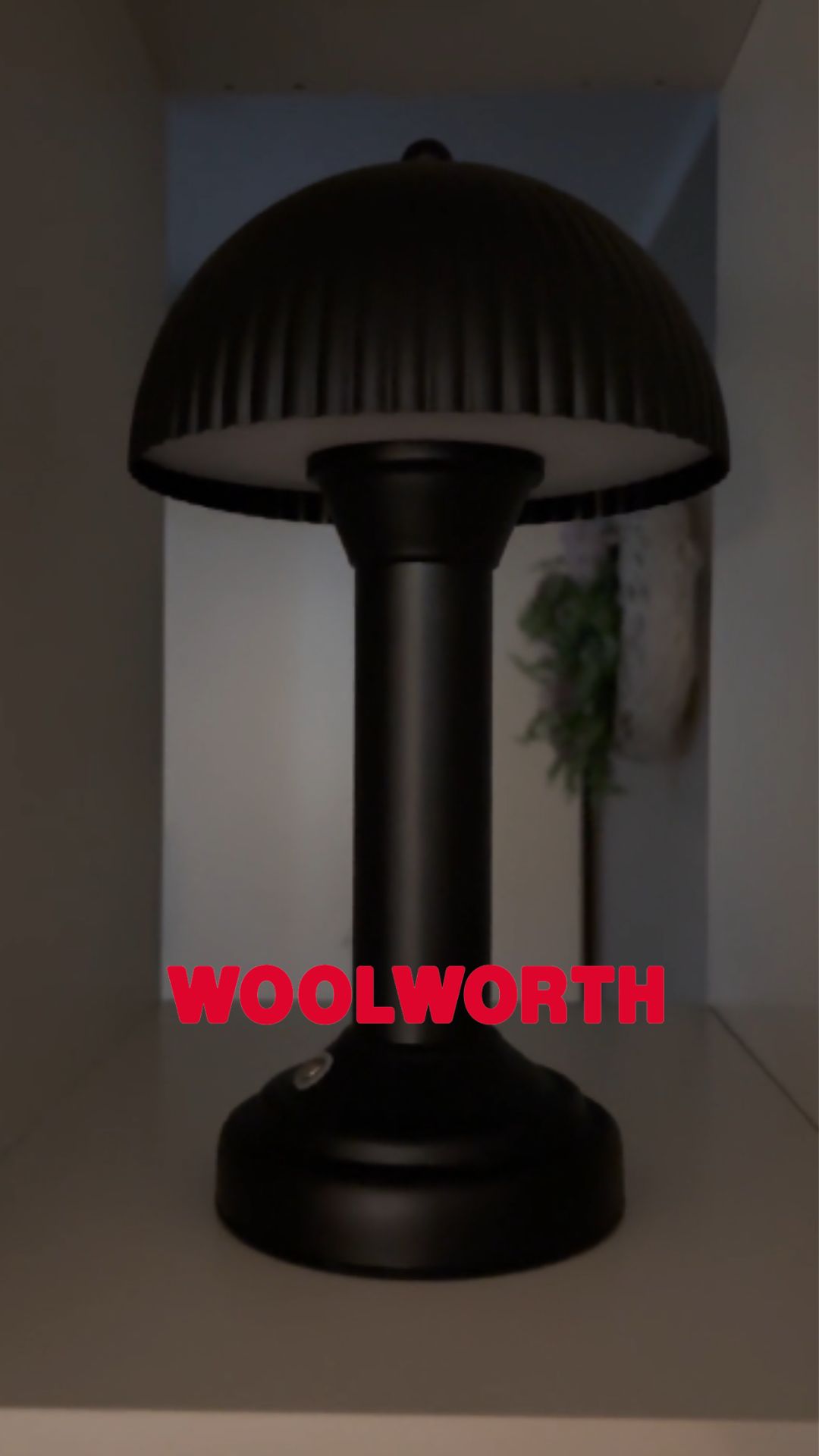 💡✨ Licht an für mehr Gemütlichkeit! ✨💡 Ob in Schwarz oder Weiß – diese stylische Lampe sorgt&hellip;